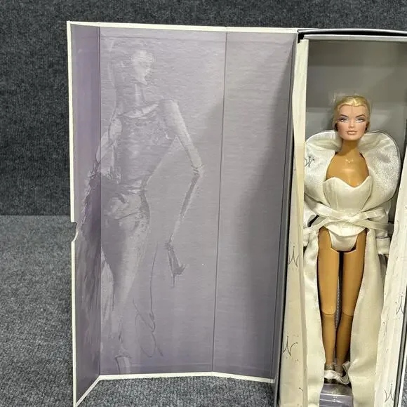 Fashion Royalty Veronique‎ Doll Jason Wu Close Up Integrity Toys